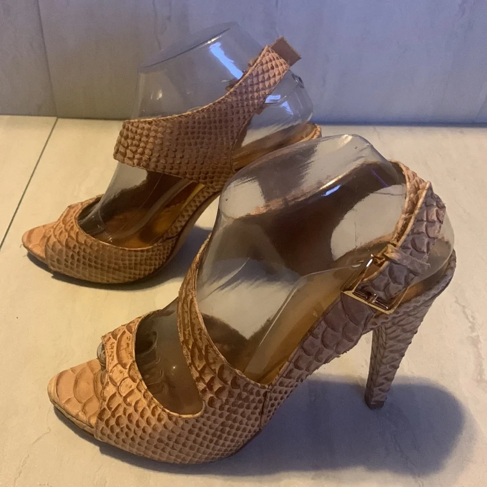 La Fenice Venezia Women's Brown Reptile Print Heelede Peep Toe Sandals Size 8.5 - Picture 3 of 15